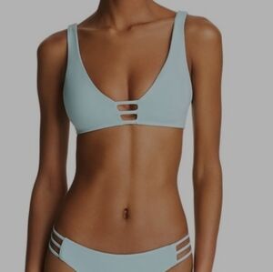 L space manroe bikini top light blue small Petite